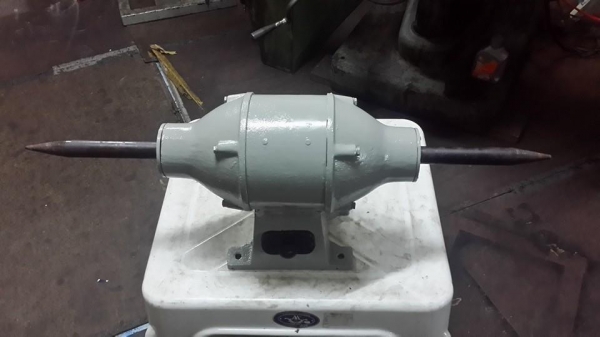 ขายครับขายเครื่องขัดเงา เพลาแหลม สภาพสวย แน่น นิ่ม เงียบ 3500 บาท 0814583376 เอกปทุมครับ