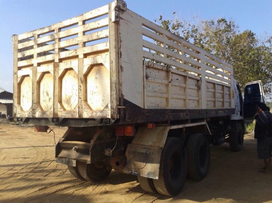 ขายรถบรรทุกสิบล้อดัมพ์ MITSUBISHI EURO3 เครื่อง 240 แรง ปี 56