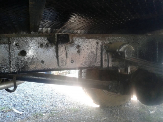 ขายรถอีแต๋น คัสซี+ช่วงล่าง 6 ล้อ  เครื่อง EH100 140 แรงม้า สภาพพร้อมใช้งาน ราคาคุยกันได้