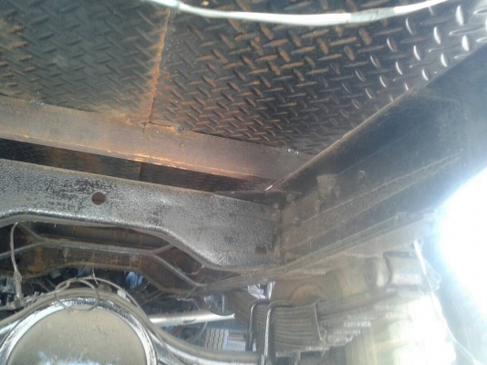 ขายรถอีแต๋น คัสซี+ช่วงล่าง 6 ล้อ  เครื่อง EH100 140 แรงม้า สภาพพร้อมใช้งาน ราคาคุยกันได้