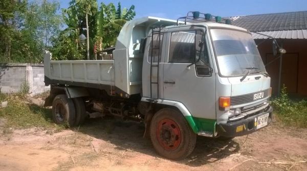 ขาย 6 ล้อดั้ม เครื่อง 6HE1 195 แรงม้า เกียร์ใหญ่ คัสซีสวยตลอดเส้น เฟืองท้ายจัมโบ้ เบรคทิฟฟี่ พาวเวอร์ ทะเบียนพร้อมโอน