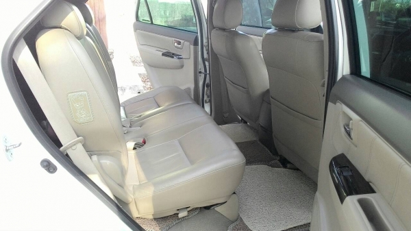 ขายฟอร์จูนเนอร์ปี2012 3.0ดีเซลตัวท๊อป สีขาวมุข ขายฟอร์จูนเนอร์ปี2012 3.0ดีเซลตัวท๊อป สีขาวมุข