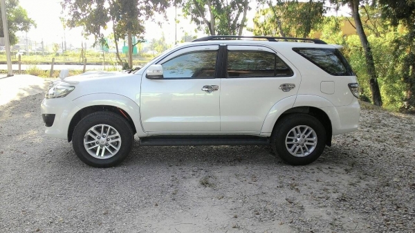 ขายฟอร์จูนเนอร์ปี2012 3.0ดีเซลตัวท๊อป สีขาวมุข ขายฟอร์จูนเนอร์ปี2012 3.0ดีเซลตัวท๊อป สีขาวมุข