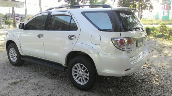 ขายฟอร์จูนเนอร์ปี2012 3.0ดีเซลตัวท๊อป สีขาวมุข ขายฟอร์จูนเนอร์ปี2012 3.0ดีเซลตัวท๊อป สีขาวมุข