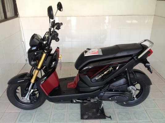 Zoomer-x ตัวTOP วิ่ง4000 รถ8เดือน (ของแถม 4 รายการ)