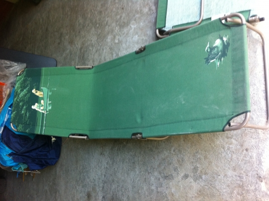 เตียงพับสามท่อนจากญี่ปุ่น สี่เขียวพับผนักพิงได้สามระดับนอนสบาย เตียงพับสามท่อนจากญี่ปุ่น สี่เขียวพับผนักพิงได้สามระดับนอนสบาย