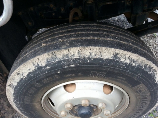 รถอีซูซุ 10 ล้อดั้ม 360 แรงม้า. ปี 57 ( ขายแม่ , ลูก ) ( รถวิ่ง 7x,xxx กม. )   สนใจติดต่อ  081 - 6079515