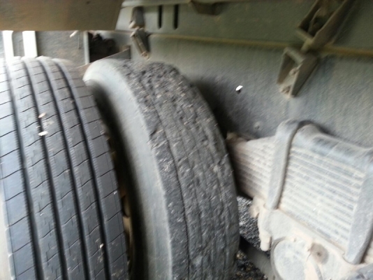 รถอีซูซุ 10 ล้อดั้ม 360 แรงม้า. ปี 57 ( ขายแม่ , ลูก ) ( รถวิ่ง 7x,xxx กม. )   สนใจติดต่อ  081 - 6079515