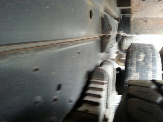 รถอีซูซุ 10 ล้อดั้ม 360 แรงม้า. ปี 57 ( ขายแม่ , ลูก ) ( รถวิ่ง 7x,xxx กม. )   สนใจติดต่อ  081 - 6079515