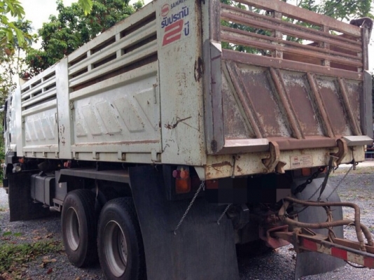 รถอีซูซุ 10 ล้อดั้ม 360 แรงม้า. ปี 57 ( ขายแม่ , ลูก ) ( รถวิ่ง 7x,xxx กม. )   สนใจติดต่อ  081 - 6079515