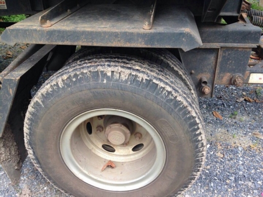 รถอีซูซุ 10 ล้อดั้ม 360 แรงม้า. ปี 57 ( ขายแม่ , ลูก ) ( รถวิ่ง 7x,xxx กม. )   สนใจติดต่อ  081 - 6079515