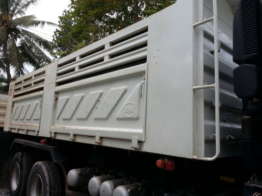 รถอีซูซุ 10 ล้อดั้ม 360 แรงม้า. ปี 57 ( ขายแม่ , ลูก ) ( รถวิ่ง 7x,xxx กม. )   สนใจติดต่อ  081 - 6079515