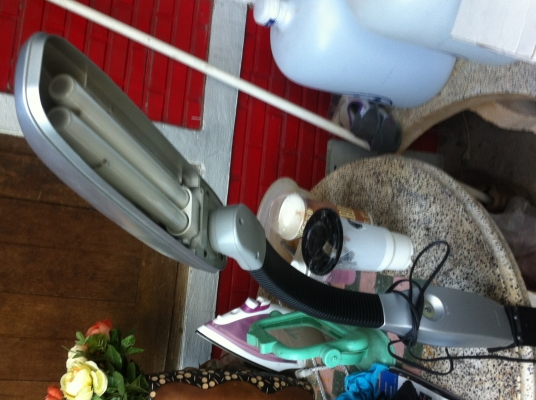 โคมไฟยึดขอบโต็ะรูปทรงสวยงาม ยี่ห้อTWINBIRD แตะสัมผัส เปิด-ปิด