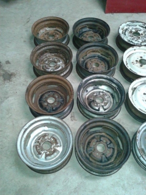 ขายกะทะมาสด้า1000 เเละมาสด้า1300เเละ1400มีมา4ชุดครับ ราคา ลูกละ800 บาทราคาพร้อมส่งครับ