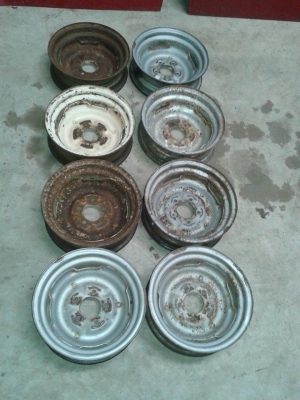 ขายกะทะมาสด้า1000 เเละมาสด้า1300เเละ1400มีมา4ชุดครับ ราคา ลูกละ800 บาทราคาพร้อมส่งครับ