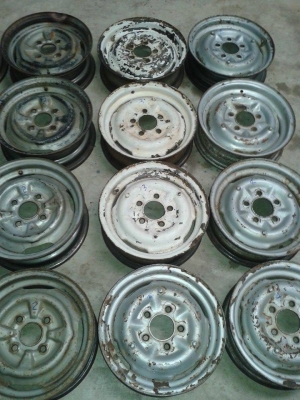 ขายกะทะมาสด้า1000 เเละมาสด้า1300เเละ1400มีมา4ชุดครับ ราคา ลูกละ800 บาทราคาพร้อมส่งครับ