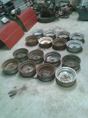 ขายกะทะมาสด้า1000 เเละมาสด้า1300เเละ1400มีมา4ชุดครับ ราคา ลูกละ800 บาทราคาพร้อมส่งครับ