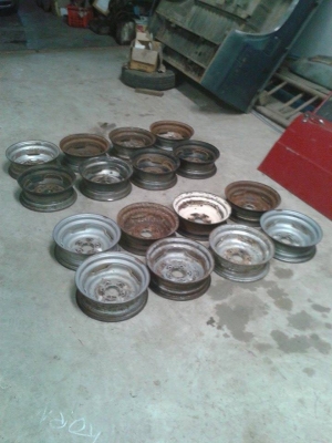 ขายกะทะมาสด้า1000 เเละมาสด้า1300เเละ1400มีมา4ชุดครับ ราคา ลูกละ800 บาทราคาพร้อมส่งครับ