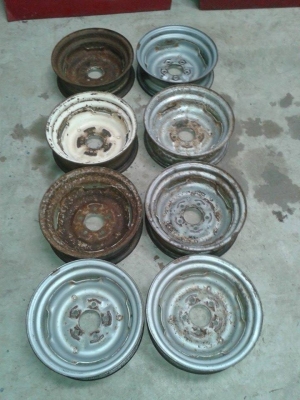 ขายกะทะมาสด้า1000 เเละมาสด้า1300เเละ1400มีมา4ชุดครับ ราคา ลูกละ800 บาทราคาพร้อมส่งครับ