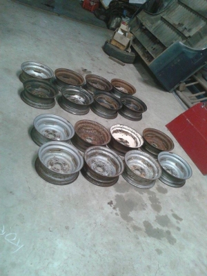 ขายกะทะมาสด้า1000 เเละมาสด้า1300เเละ1400มีมา4ชุดครับ ราคา ลูกละ800 บาทราคาพร้อมส่งครับ