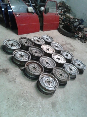 ขายกะทะมาสด้า1000 เเละมาสด้า1300เเละ1400มีมา4ชุดครับ ราคา ลูกละ800 บาทราคาพร้อมส่งครับ