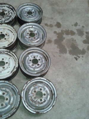 ขายกะทะมาสด้า1000 เเละมาสด้า1300เเละ1400มีมา4ชุดครับ ราคา ลูกละ800 บาทราคาพร้อมส่งครับ