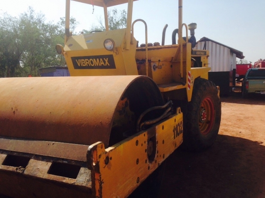 ขายด่วนบดVIBOMAX-2000สั่นสะเทียน2เพลาไมมีทะเบืยน