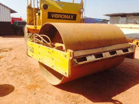 ขายด่วนบดVIBOMAX-2000สั่นสะเทียน2เพลาไมมีทะเบืยน