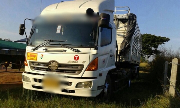 รถฮีโน่  6  ล้อ หัวลาก 220 แรงม้า. ปี 50 ( ขายแม่ , ลูก )   สนใจติดต่อ  081 -  6079515