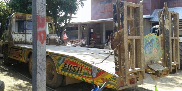 MITSUBISHI FUSO FN225 - 175 HP 6D15 สิบล้อ 2 เพลา เทรลเลอร์ท้ายลาดมีหางพับไฮดรอลิกส์ขึ้นรถเกี่ยวข้าว รถสวยสภาพดีพร้อมใช้งาน เครื่องแรงดีไม่มีเยิ้ม ภายในเก๋งคอนโซลสวยครบ พวงมาลัยเพาเวอร์ ระบบเบรคทริ๊ปฟี้ ช่วงล่างคัชซีไม่มีบวม ยางสภาพดี 75\% พร้อมลากพร้อมบรร