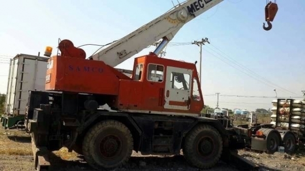 รถเครน TADANO  M2.  20 ตัน.  สนใจติดต่อ  081 - 6079515