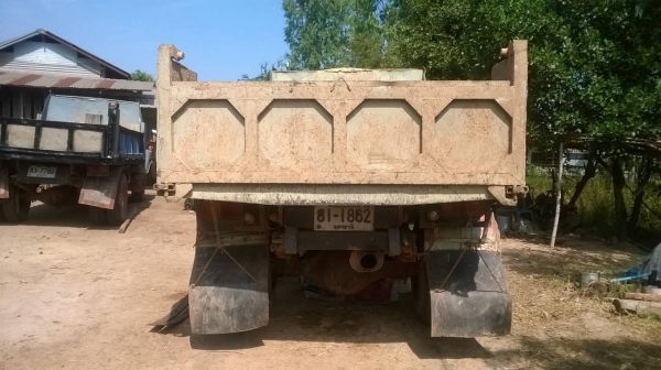 ขาย 6 ล้อดั้ม HINO คัสซีสวยจัด วางหัวไฮเทค เครื่อง EH500 160 แรงม้า เกียร์ HO เฟืองท้าย FOSO เบรคทิฟฟี่ แอร์เย็น เครื่องเสียงครบ ทะเบียนพร้อมโอน