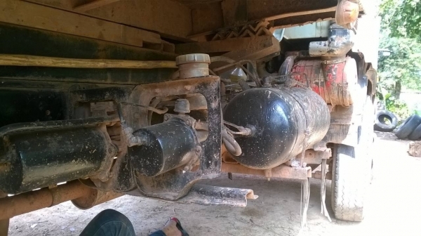 ขาย 6 ล้อดั้ม HINO คัสซีสวยจัด วางหัวไฮเทค เครื่อง EH500 160 แรงม้า เกียร์ HO เฟืองท้าย FOSO เบรคทิฟฟี่ แอร์เย็น เครื่องเสียงครบ ทะเบียนพร้อมโอน