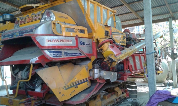 ขายด่วน รถเกี่ยวข้าวศักดิ์พัฒนา รุ่น KML-Sport ปี 51 รถสวยมากพร้อมทำงานได้เลยครับ เครื่องยนต์ 220 HP JO8C TURBO อุ้ม 2.5 ตัน ปั๊มไดกิ้น 23 ช่วงล่าง 12 สภาพดีสุดๆครับ ราคาต่อรองได้ครับ