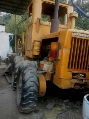 ขายรถเกรด KOMATSU รุ่น GD376H สภาพสวยพร้อมใช้ เครื่องคัมมิน ปั้มดี ยางเต็มทั้ง 6 เส้น เอกสารสัญญาซื้อขาย ราคาต่อรองได้ครับ ขายรถเกรด KOMATSU รุ่น GD376H สภาพสวยพร้อมใช้ เครื่องคัมมิน ปั้มดี ยางเต็มทั้ง 6 เส้น เอกสารสัญญาซื้อขาย ราคาต่อรองได้ครับ