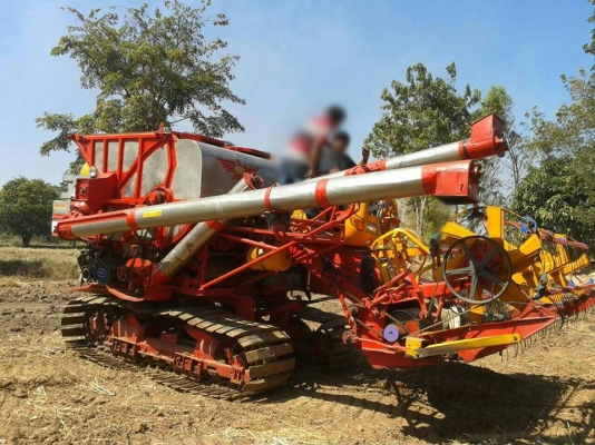 ขายรถเกี่ยวข้าวศักดิ์ พัฒนาKM48 เครื่องอีซูซุ 210เทอร์โบ 6HH1ช่วงล่างเต็ม เครื่องดีปั๊มแรง อุ้มสวย สภาพพร้อมลุยงาน