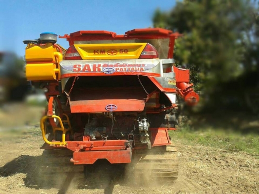 ขายรถเกี่ยวข้าวศักดิ์ พัฒนาKM48 เครื่องอีซูซุ 210เทอร์โบ 6HH1ช่วงล่างเต็ม เครื่องดีปั๊มแรง อุ้มสวย สภาพพร้อมลุยงาน