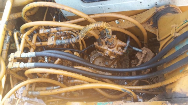 ขายรถขุดแบ็คโค KOMATSU PC100-5 เครื่องแน่น เอวดี บูมสวย ช่วงล่างเต็มสภาพพร้อมใช้งาน ทำงานดีไม่โหลด แอร์เย็น บุ้งกี๋สวย สภาพพร้อมลุยงาน