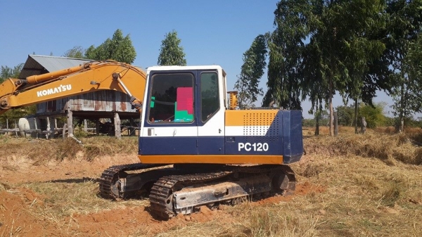 ขายรถขุดแบ็คโค KOMATSU PC100-5 เครื่องแน่น เอวดี บูมสวย ช่วงล่างเต็มสภาพพร้อมใช้งาน ทำงานดีไม่โหลด แอร์เย็น บุ้งกี๋สวย สภาพพร้อมลุยงาน