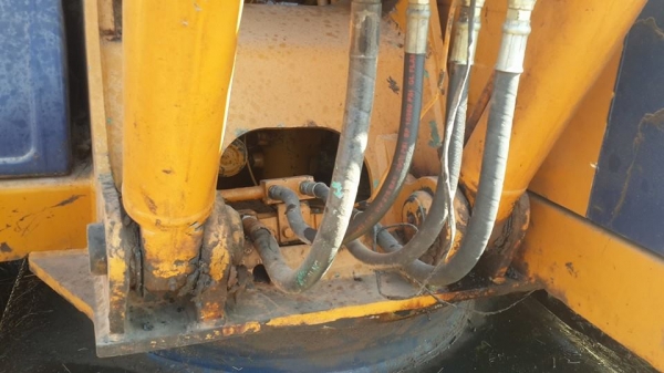 ขายรถขุดแบ็คโค KOMATSU PC100-5 เครื่องแน่น เอวดี บูมสวย ช่วงล่างเต็มสภาพพร้อมใช้งาน ทำงานดีไม่โหลด แอร์เย็น บุ้งกี๋สวย สภาพพร้อมลุยงาน