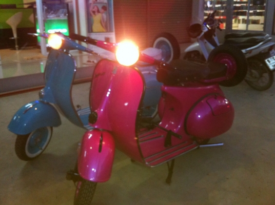 เอเซียเวสป้า---->>จัดรถvespaให้คุณตั้มและคุณอ๊อฟ กำแพงเพชร เรียบร้อย 16/1/2558