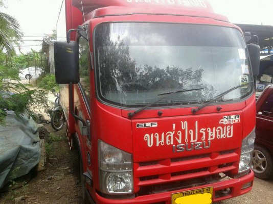 ขายรถบรรทุก 4 ล้อตู้แห้ง ISUZU NLR 130 แรงม้าปี 2553 ไมล์ 128225 กม.ราคา 550000 มี 2 คัน