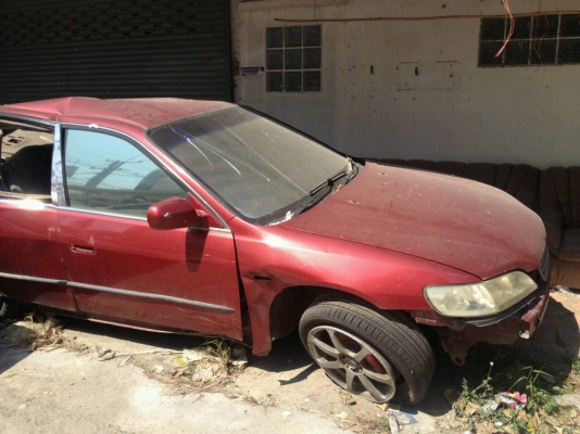 HONDA ACCORDงูเห่าปี99 โดนชนท้าย ขายตามสภาพ