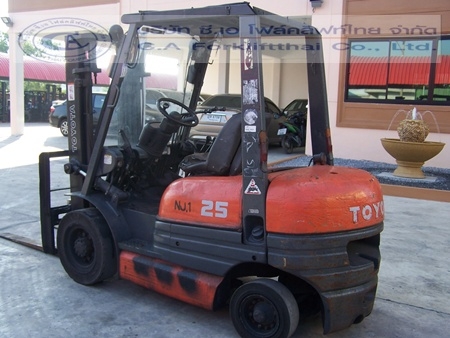 ขายรถ โฟล์คลิฟท์ TOYOTA รุ่น 6-FD25