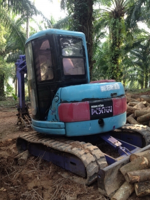 ขายรถแบ็คโฮคีบไม้ยางพารา