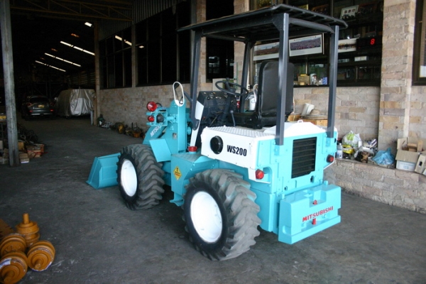 ขาย รถตักเล็ก MITSUBISHI WS200 เก่านอก สวยกิ๊กๆ 350,000 TEL : 087-0339334 (อ็อฟ) ขาย รถตักเล็ก MITSUBISHI WS200 เก่านอก สวยกิ๊กๆ 350,000 TEL : 087-0339334 (อ็อฟ)