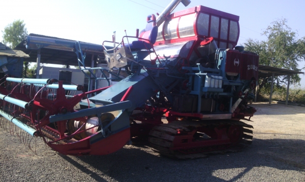 รถเกี่ยวข้าว ไทเส็ง 195 แรง ช่วงล่างใหญ่ รถพร้อมใช้งาน รถเกี่ยวข้าว ไทเส็ง 195 แรง ช่วงล่างใหญ่ รถพร้อมใช้งาน