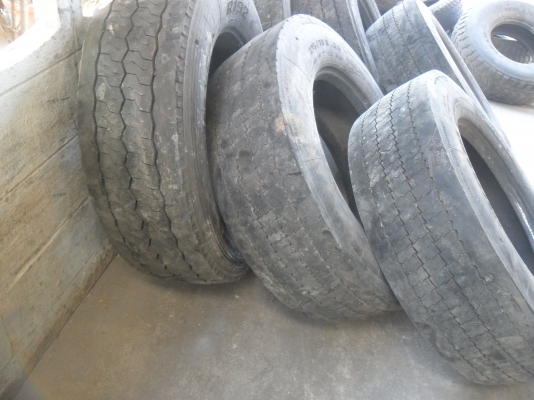 ยาง 275/70R22.5 ปี10 สวยๆ ราคา เส้นละ 1400 บาท