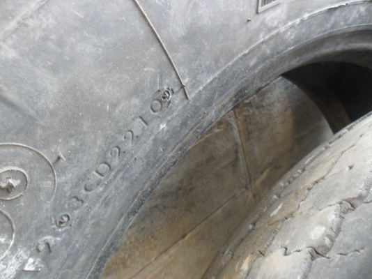 ยาง 275/70R22.5 ปี10 สวยๆ ราคา เส้นละ 1400 บาท