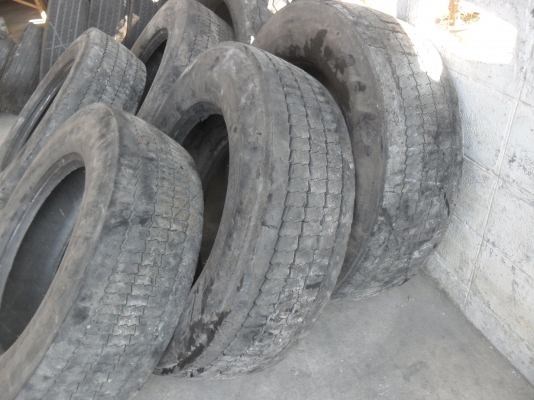 ยาง 275/70R22.5 ปี10 สวยๆ ราคา เส้นละ 1400 บาท